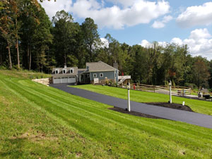 picture of a new asphalt driveway in Malvern, PA